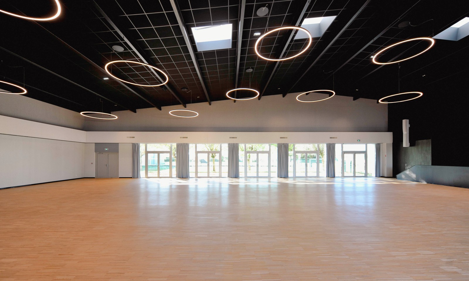 LBLF Architectes - Complexe culturel et polyvalent Notre Dame de Monts 85