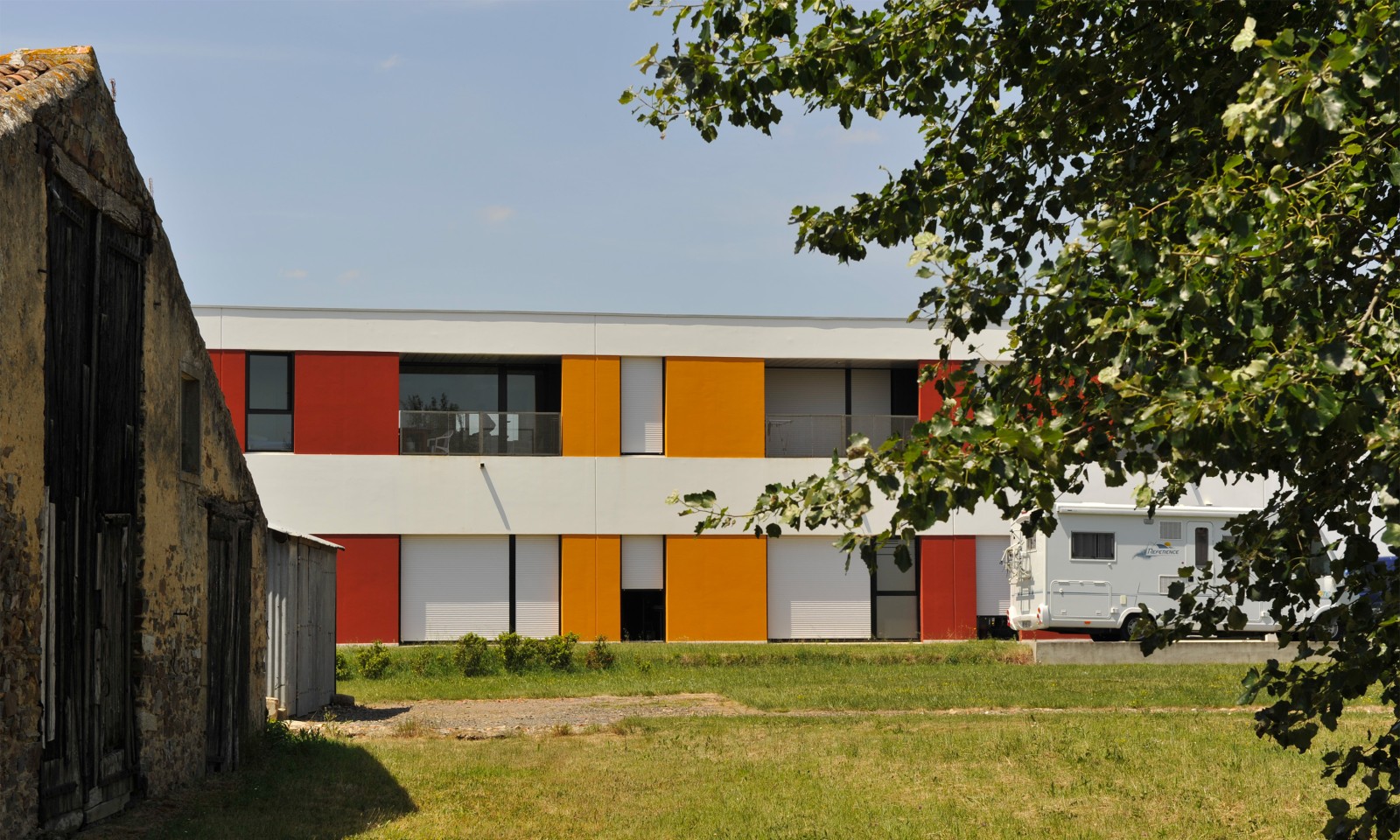 LBLF Architectes - Logements et commerces Givrand 85